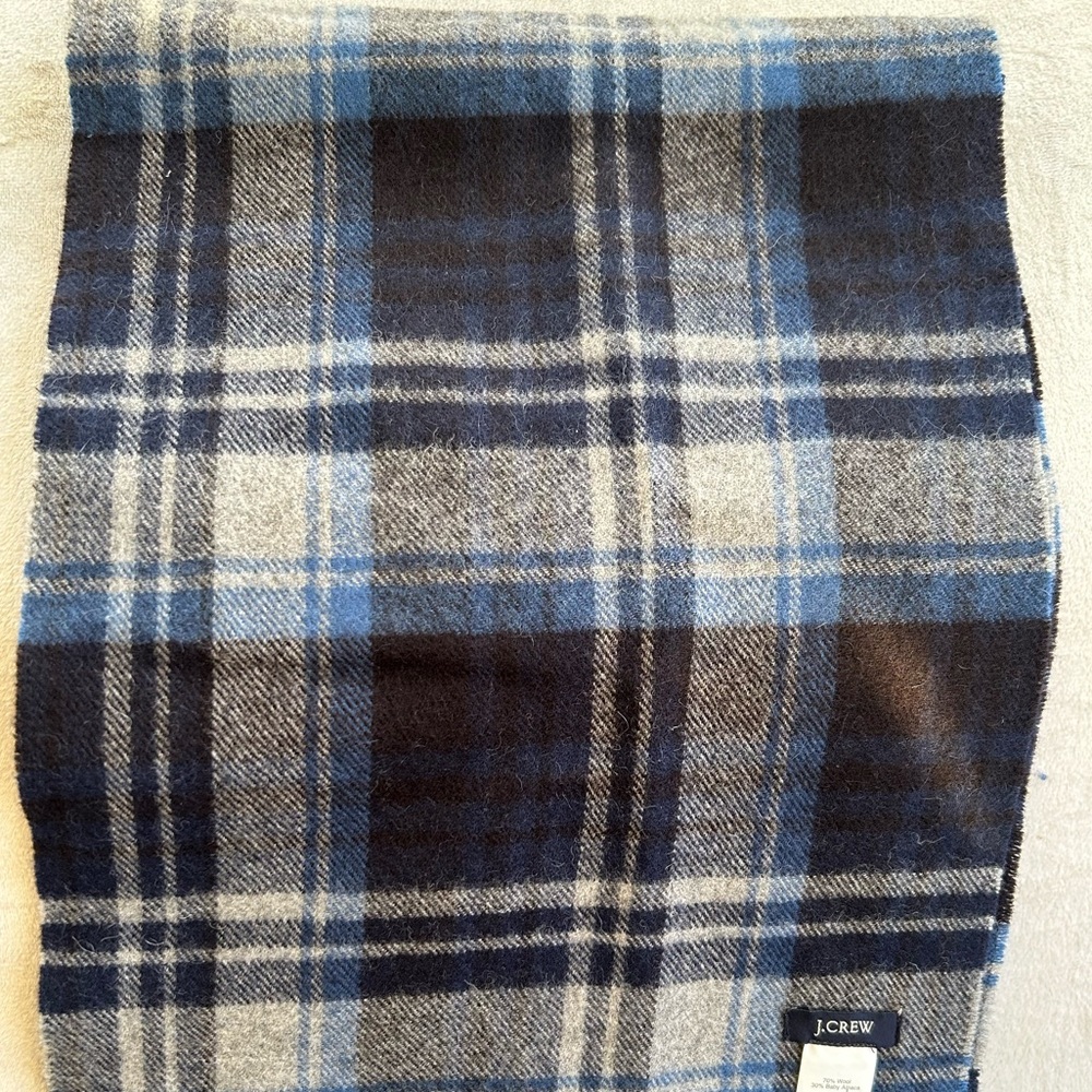 J Crew wool/alpaca scarf. Mint condition. Used once and zero flaws or issues.